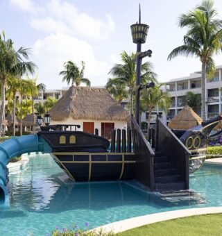 315ParadisusPlayaDelCarmen-Main Pool Kids