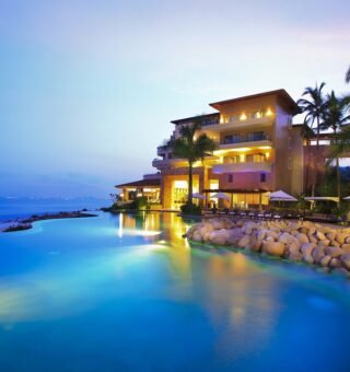 Garza Blanca Preserve Nightime