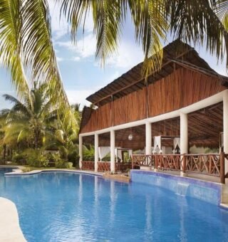 el-dorado-seaside-suites swimup bar