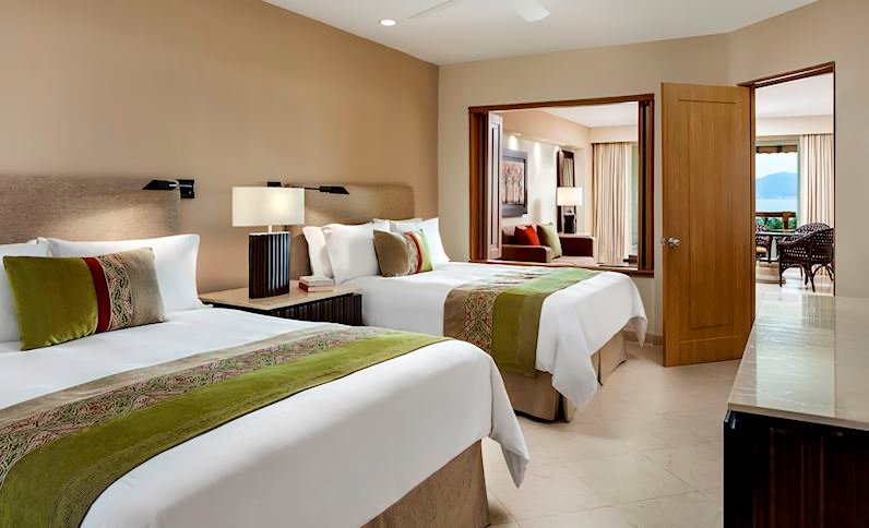 gvrn_parlor_ocean_view