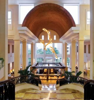 best-bars-in-cancun-excellence-playa-mujeres