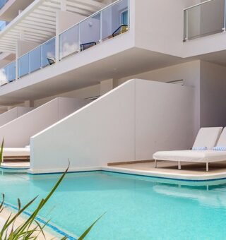 exterior-royal-beachfront