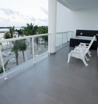 jacuzzi-suite–v4650522