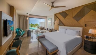 junior-suite-partial-ocean-view-bedroom